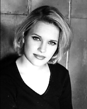 Nicholle Tom
